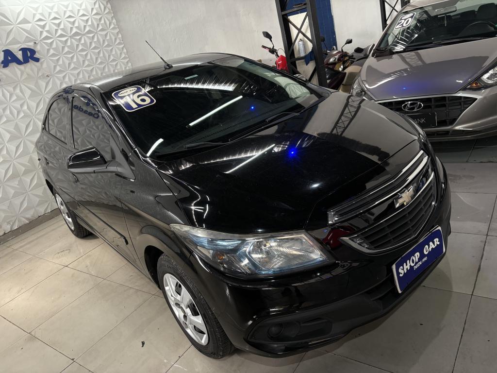 CHEVROLET Onix Hatch - Foto