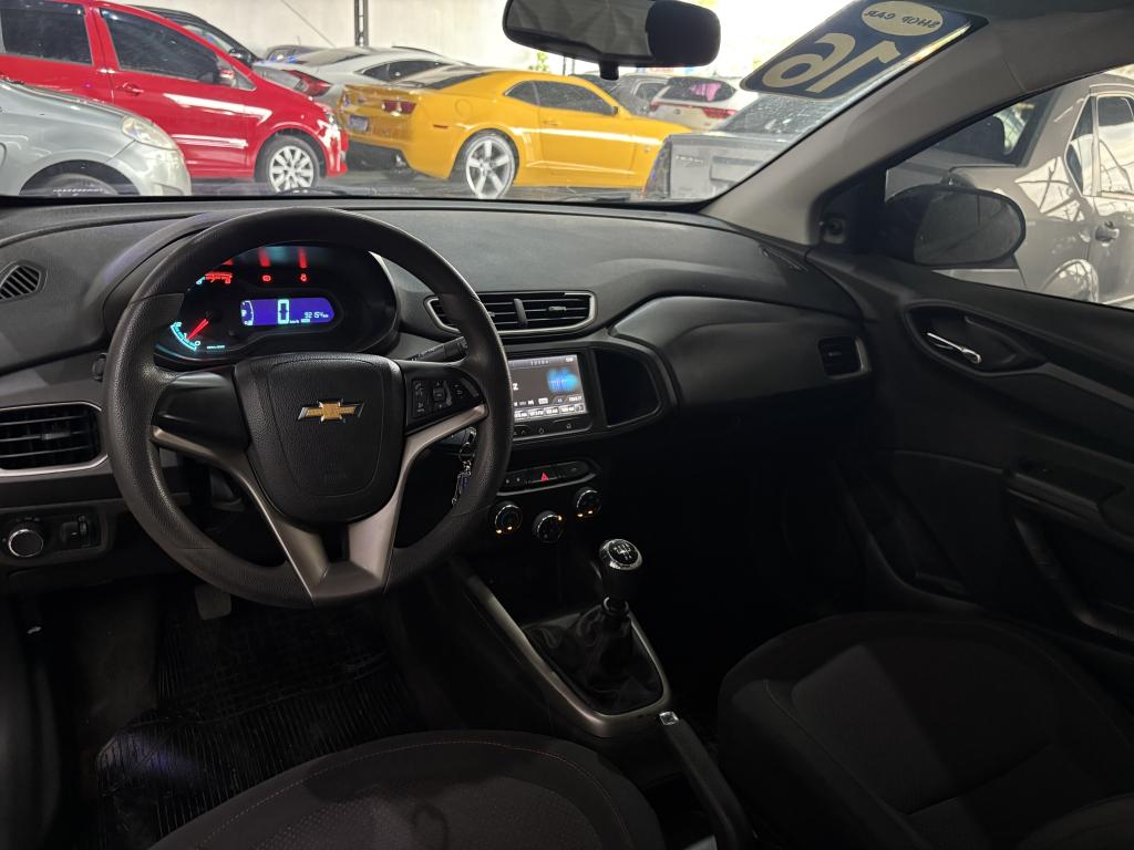 CHEVROLET Onix Hatch - Foto