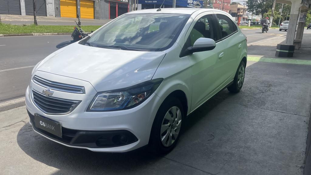 CHEVROLET Onix Hatch - Foto