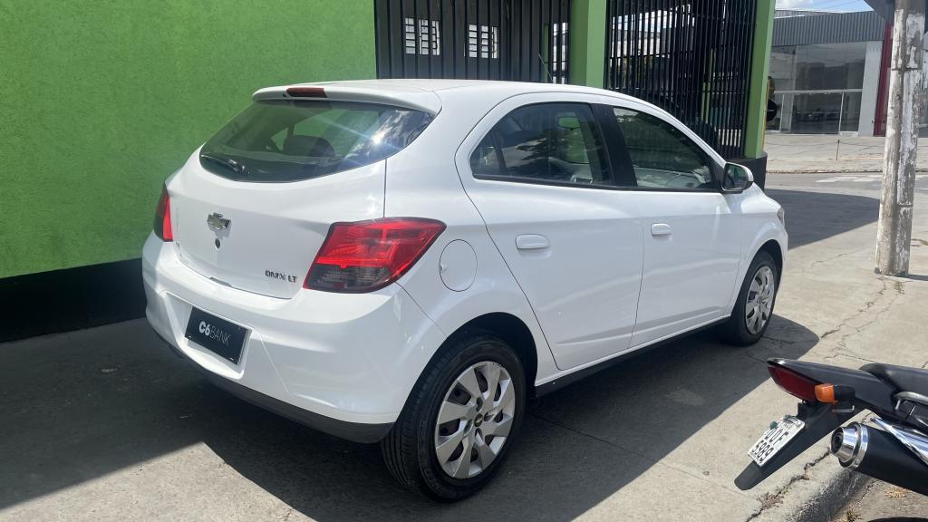 CHEVROLET Onix Hatch - Foto