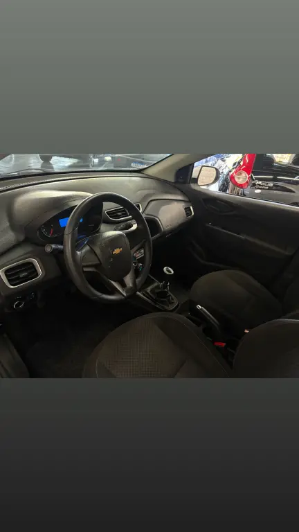 CHEVROLET Onix Hatch - Foto