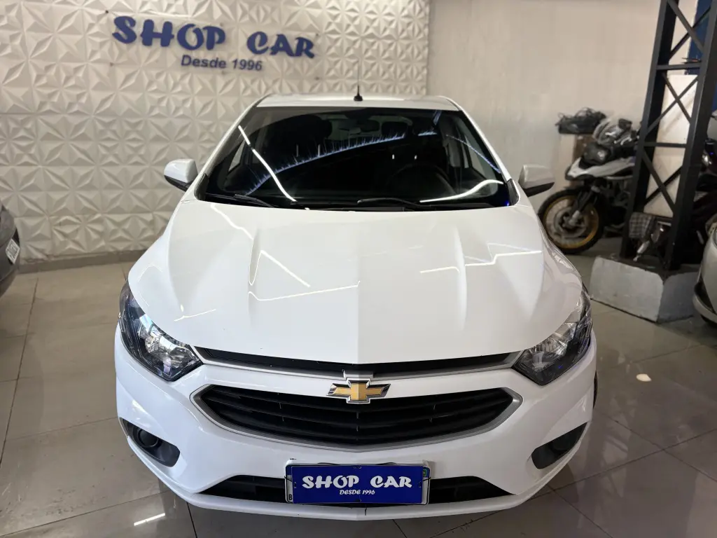 CHEVROLET Onix Hatch - Foto