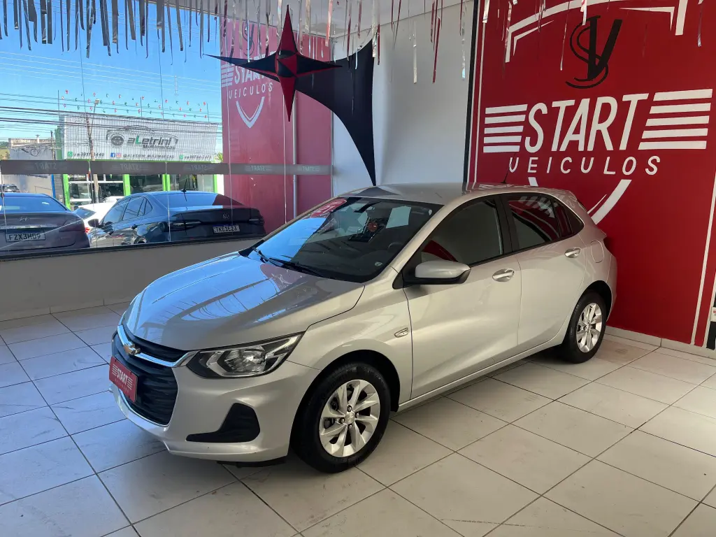 CHEVROLET Onix Hatch - Foto