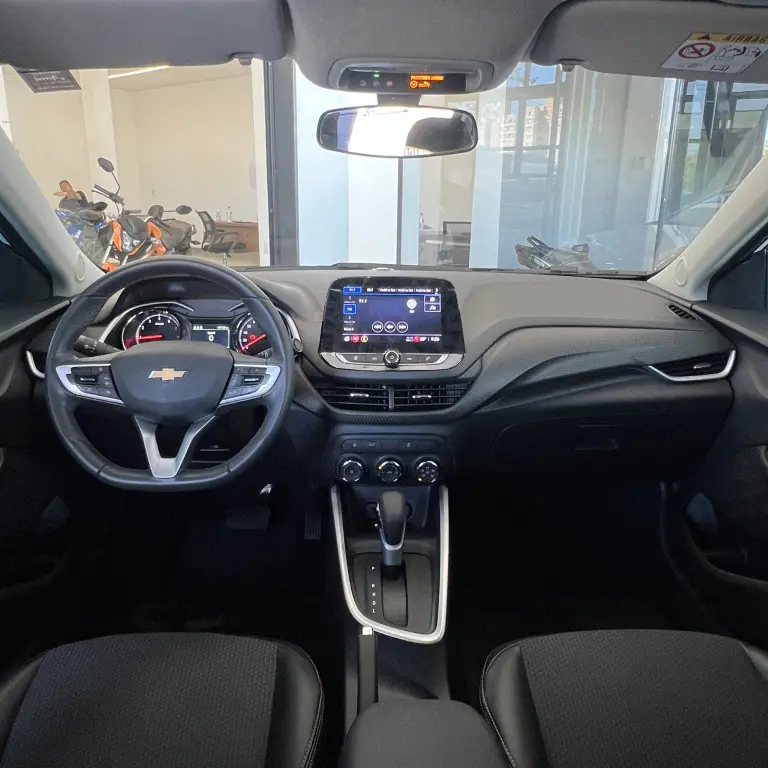 CHEVROLET Onix Hatch - Foto