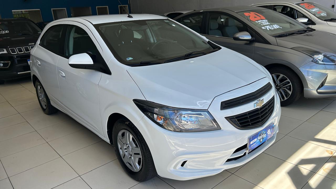 CHEVROLET Onix Hatch - Foto