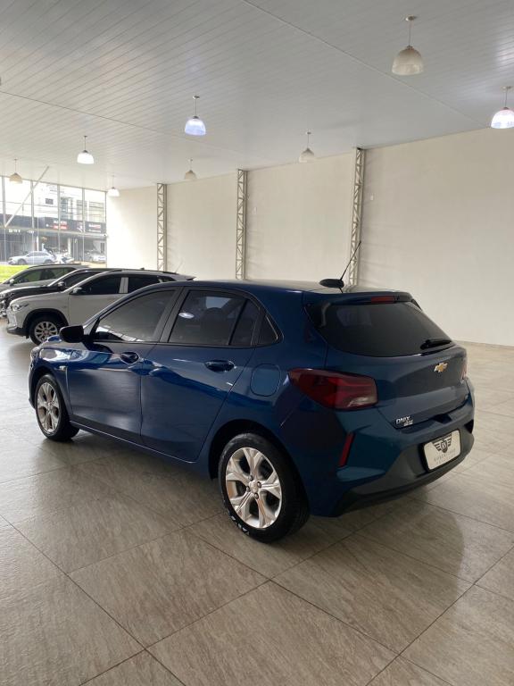 CHEVROLET Onix Hatch - Foto
