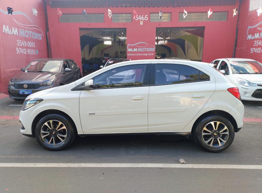 CHEVROLET Onix Hatch - Foto