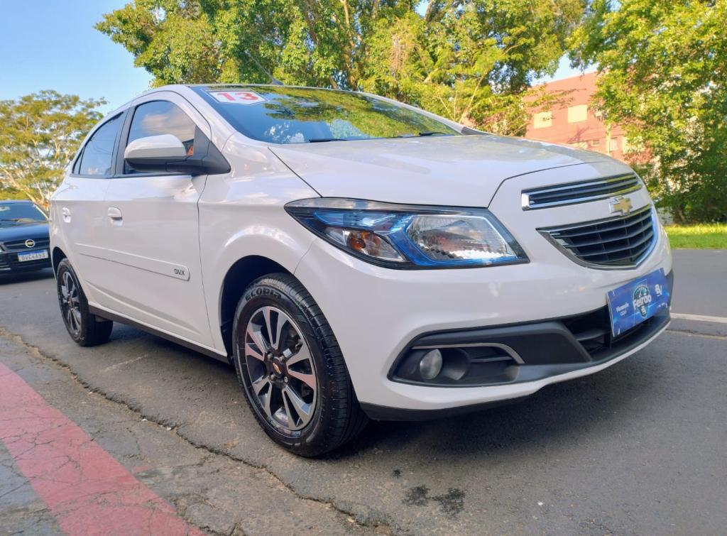 CHEVROLET Onix Hatch - Foto