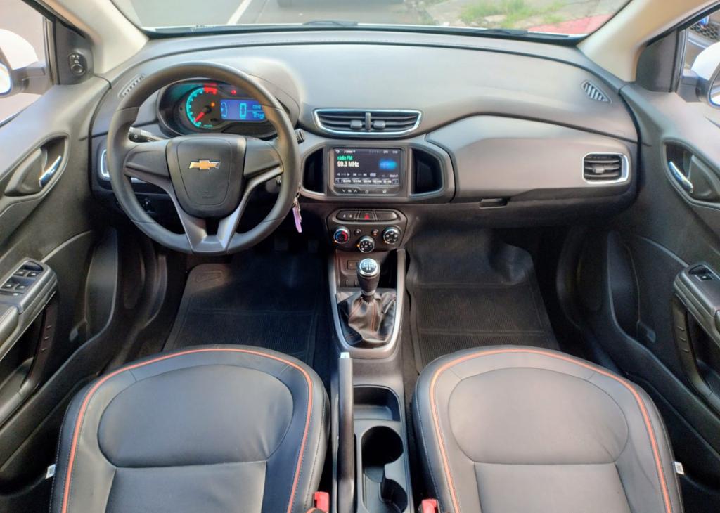 CHEVROLET Onix Hatch - Foto