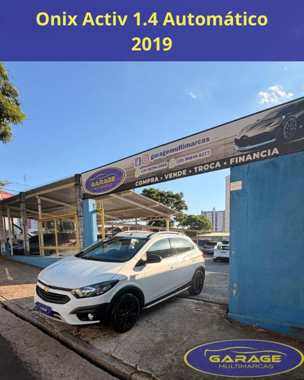 CHEVROLET Onix Hatch - Foto
