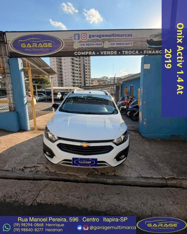 CHEVROLET Onix Hatch - Foto