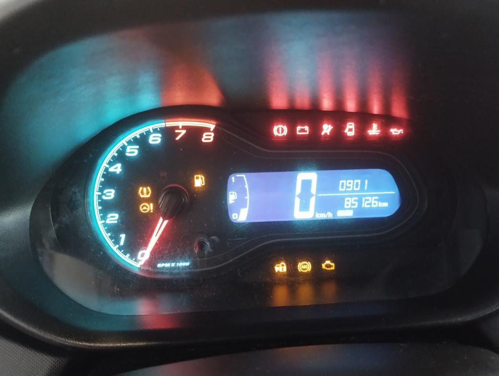 CHEVROLET Onix Hatch - Foto