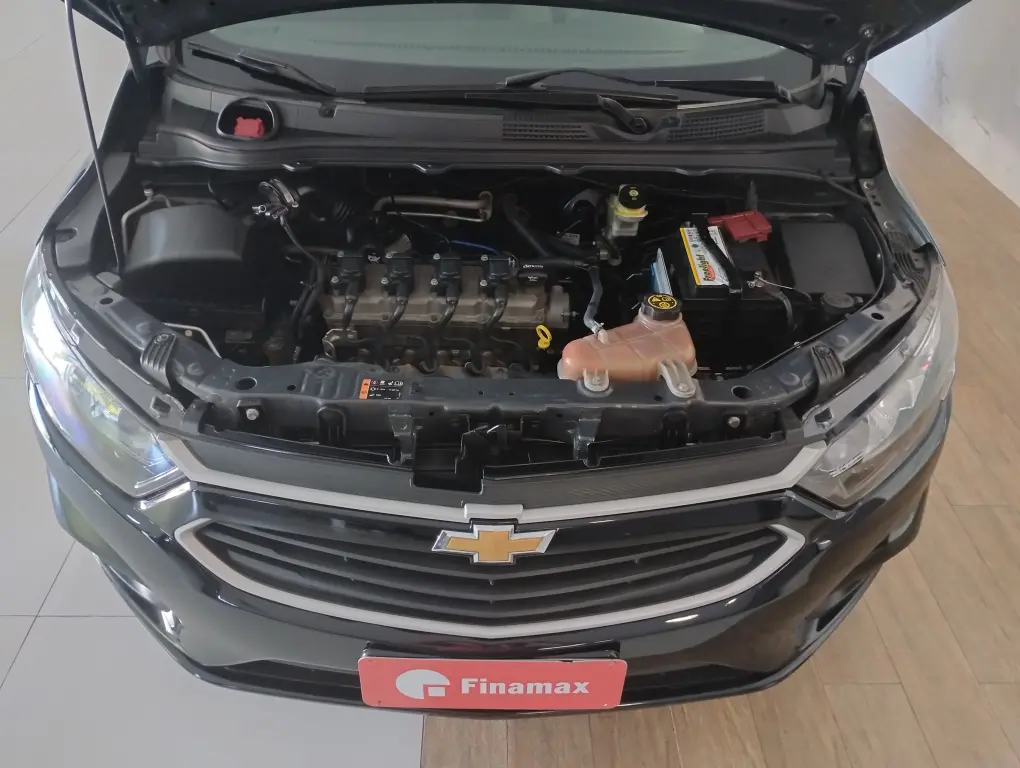 CHEVROLET Onix Hatch - Foto