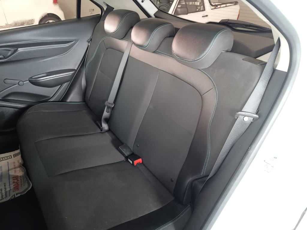 CHEVROLET Onix Hatch - Foto