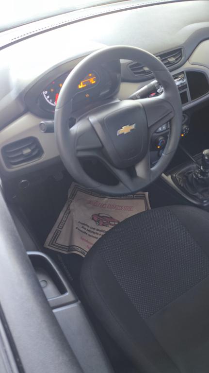 CHEVROLET Onix Hatch - Foto