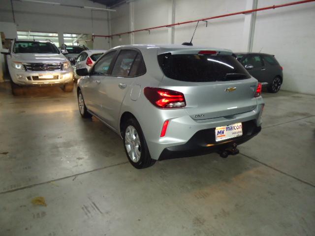 CHEVROLET Onix Hatch - Foto