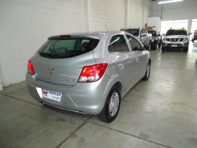 CHEVROLET Onix Hatch - Foto
