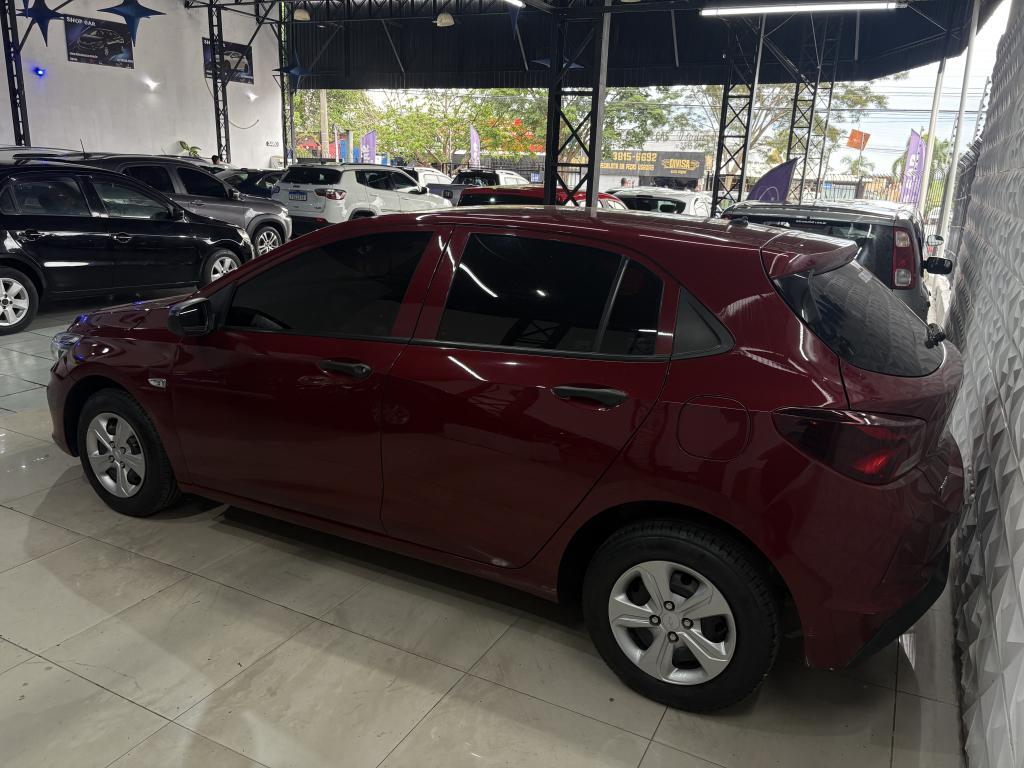 CHEVROLET Onix Hatch - Foto