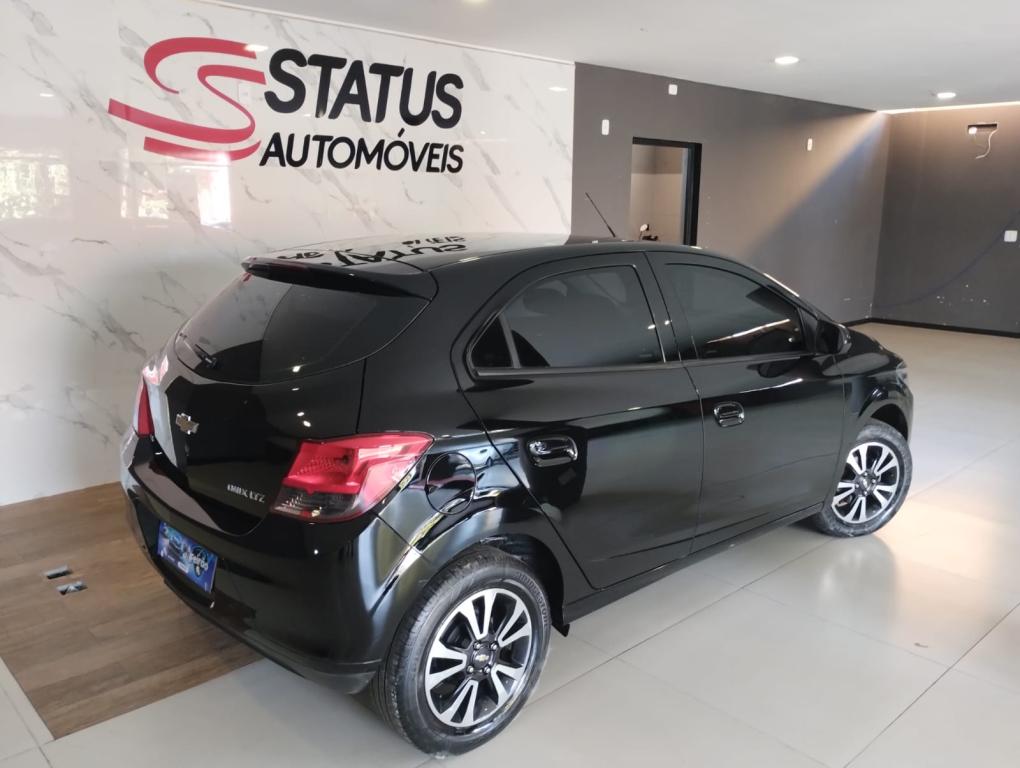 CHEVROLET Onix Hatch - Foto