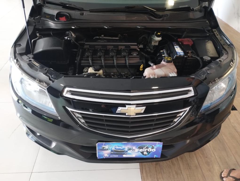 CHEVROLET Onix Hatch - Foto