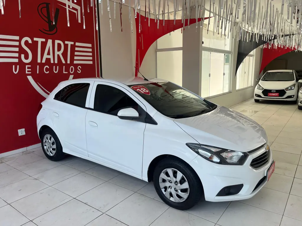 CHEVROLET Onix Hatch - Foto
