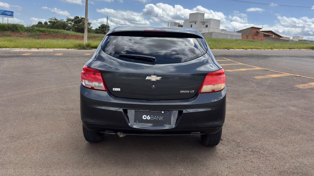 CHEVROLET Onix Hatch - Foto