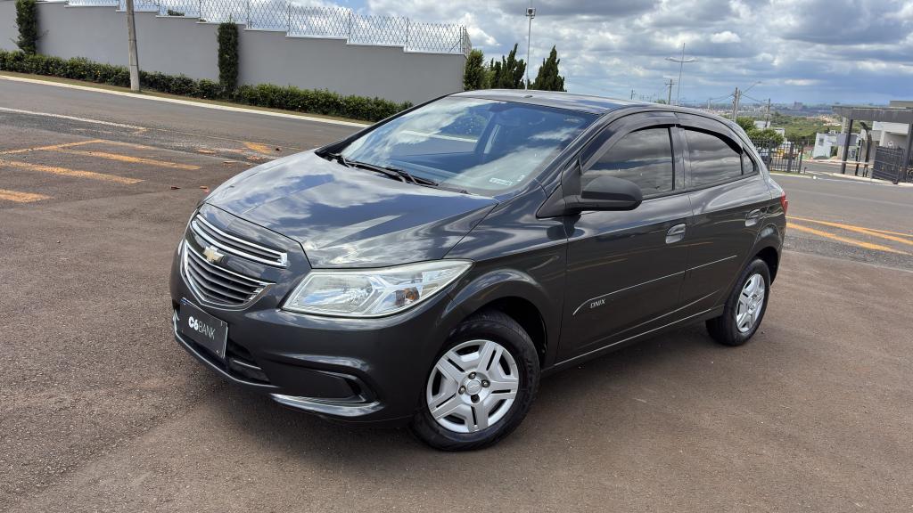 CHEVROLET Onix Hatch - Foto