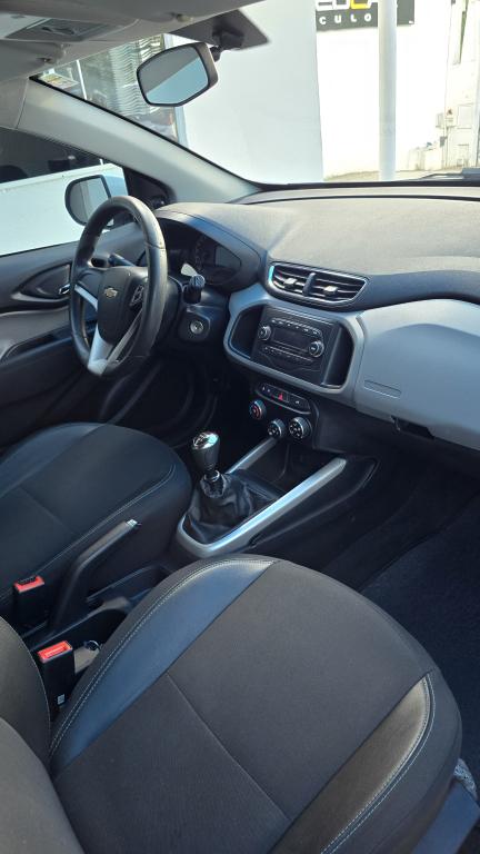 CHEVROLET Onix Hatch - Foto