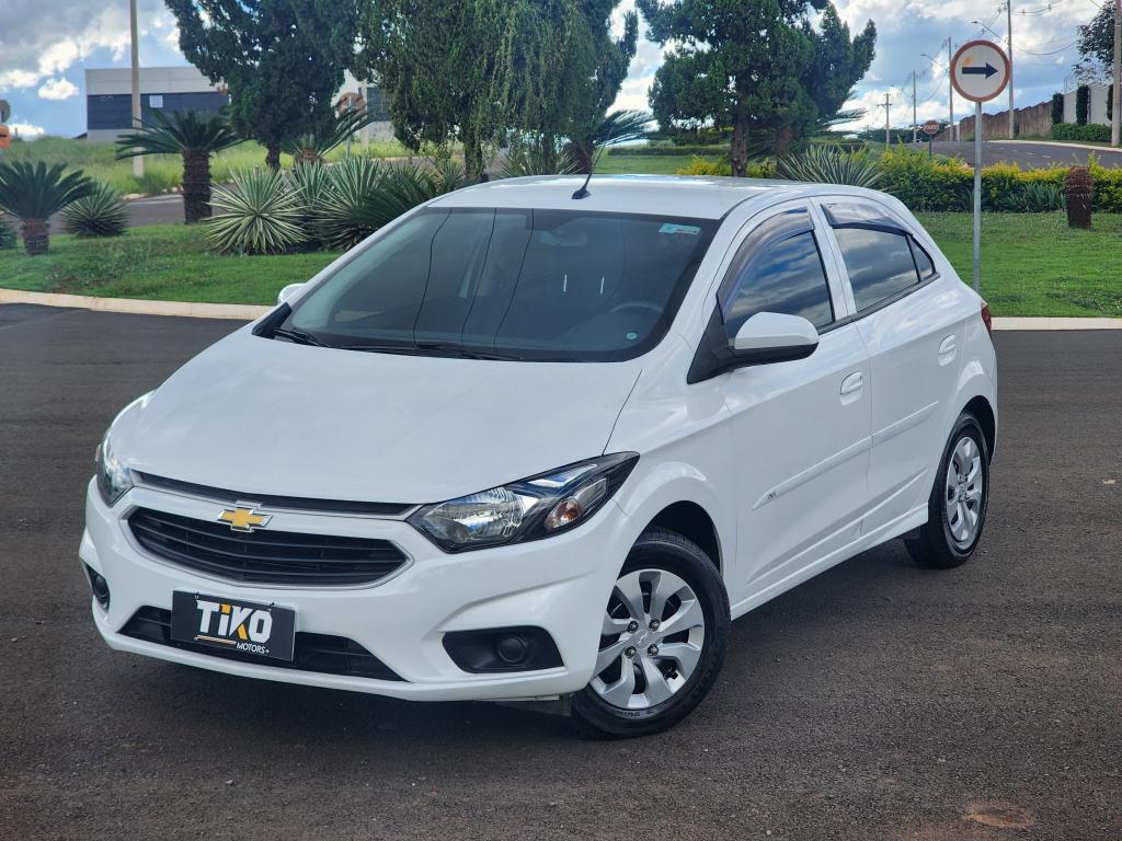 CHEVROLET Onix Hatch - Foto