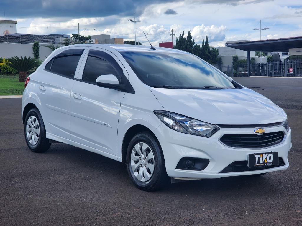 CHEVROLET Onix Hatch - Foto
