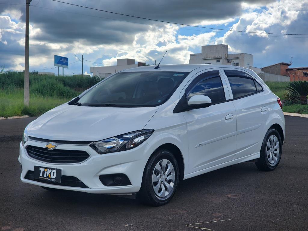 CHEVROLET Onix Hatch - Foto