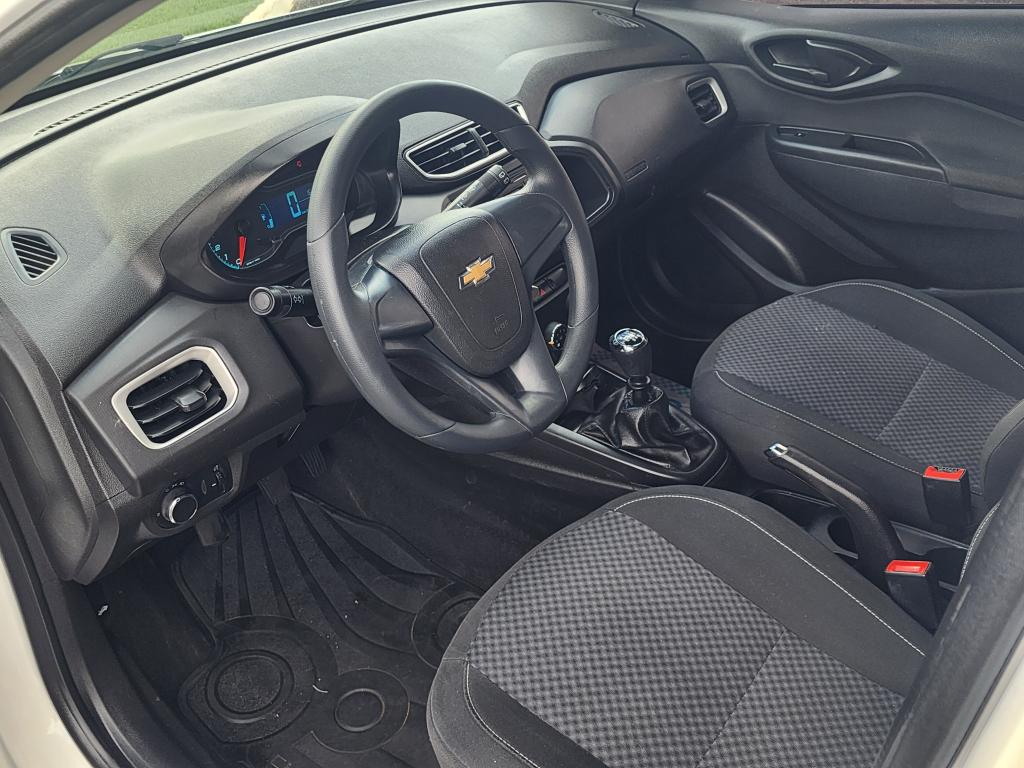 CHEVROLET Onix Hatch - Foto