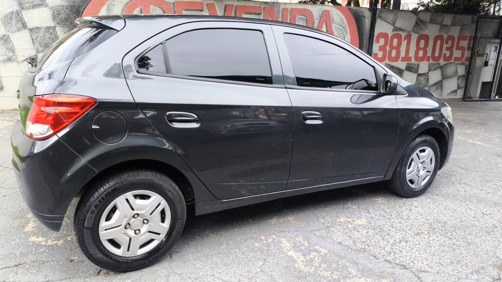 CHEVROLET Onix Hatch - Foto