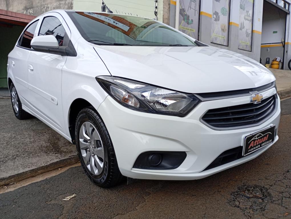 CHEVROLET Onix Hatch - Foto