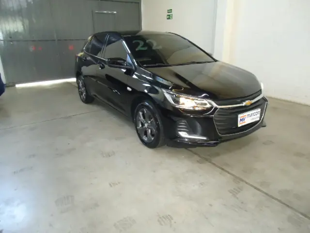 CHEVROLET Onix Hatch - Foto