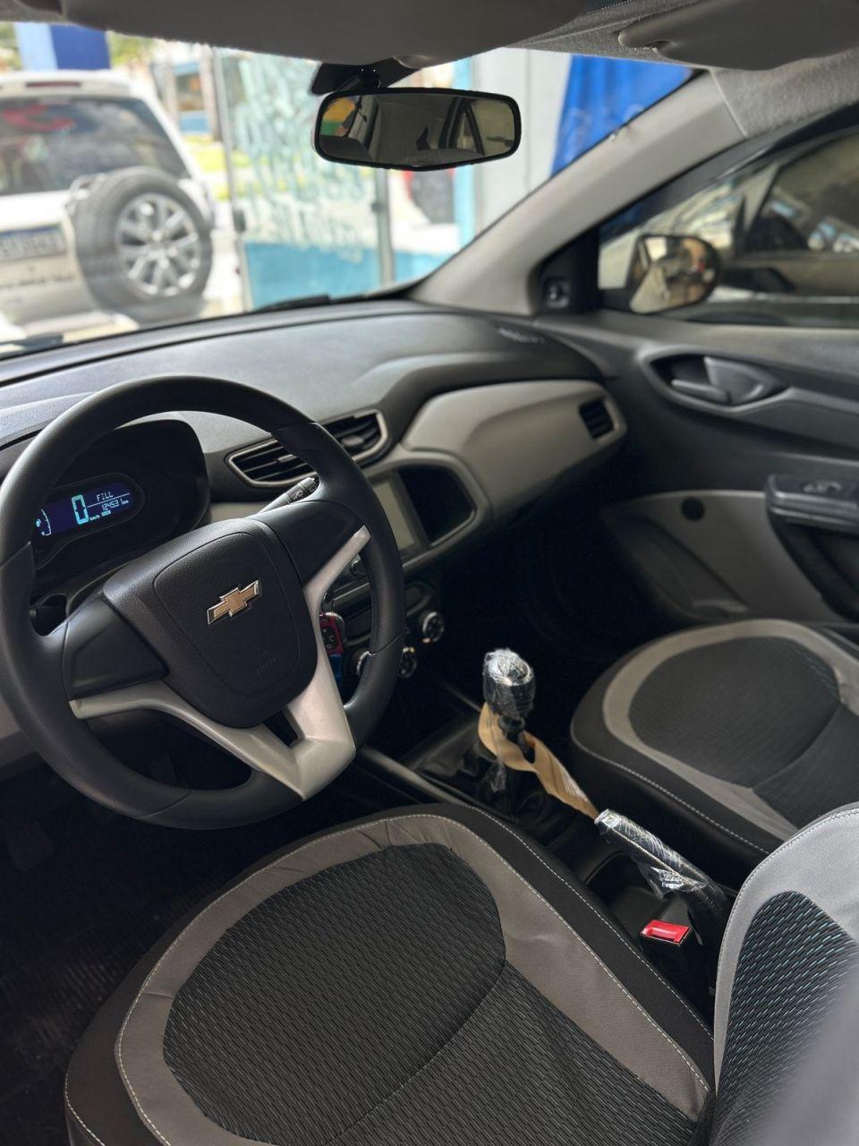 CHEVROLET Onix Hatch - Foto