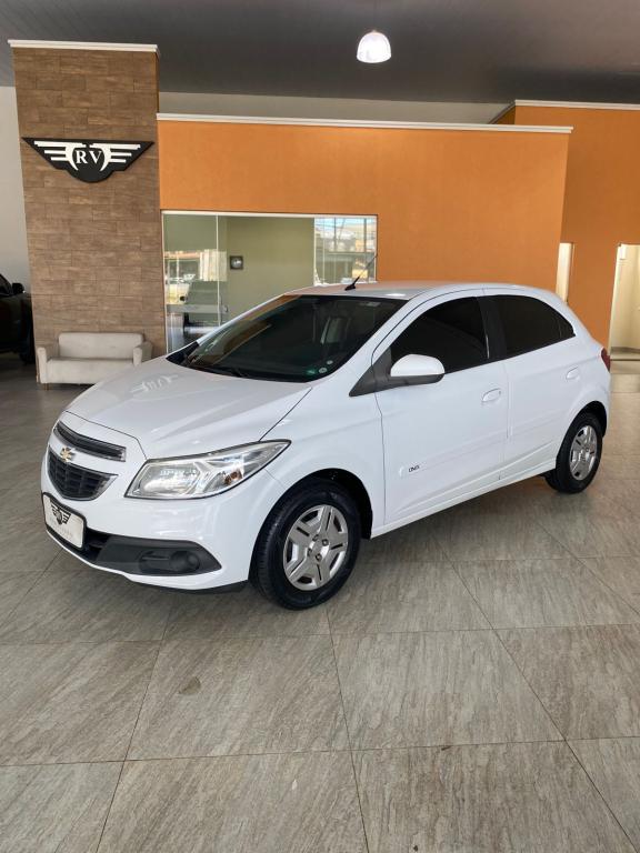 CHEVROLET Onix Hatch - Foto