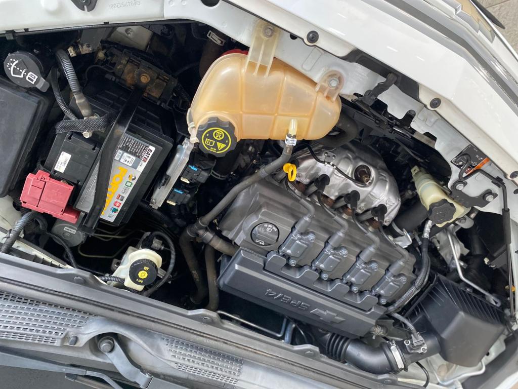 CHEVROLET Onix Hatch - Foto