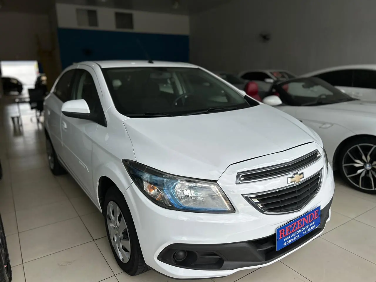 CHEVROLET Onix Hatch - Foto