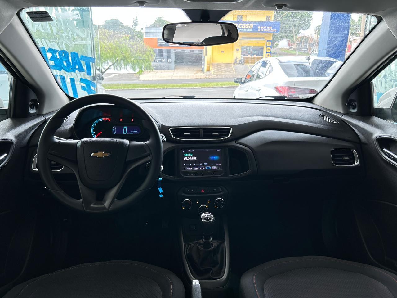 CHEVROLET Onix Hatch - Foto