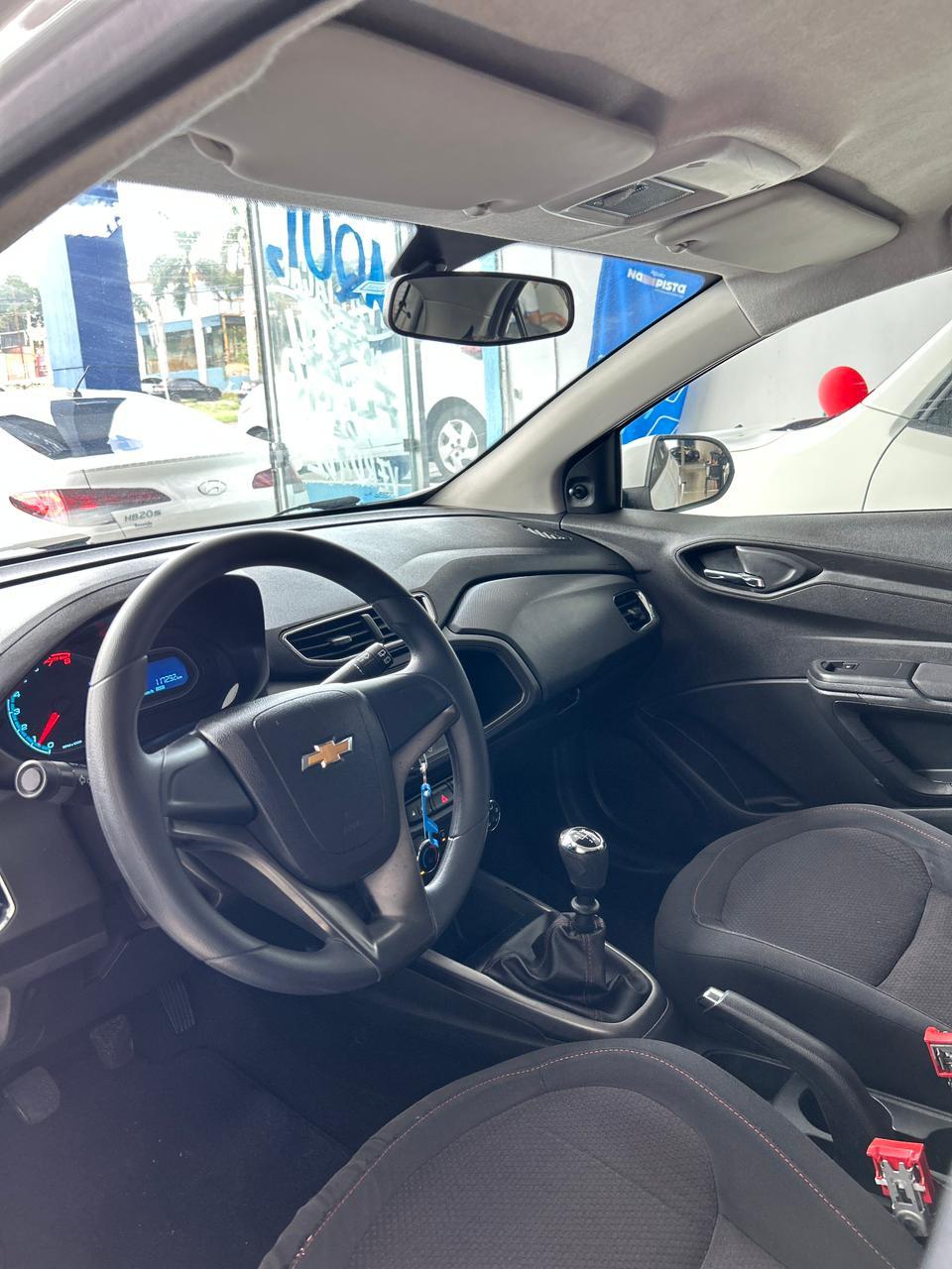 CHEVROLET Onix Hatch - Foto