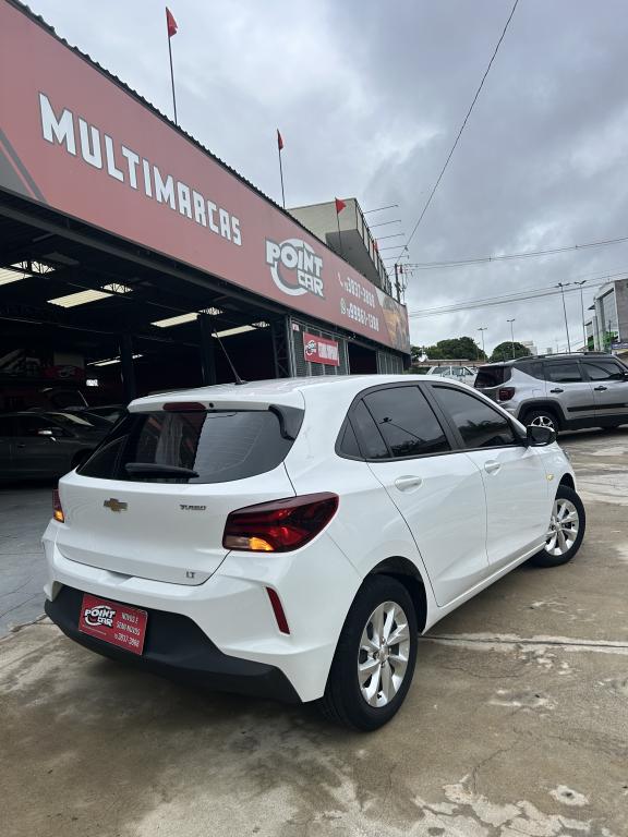 CHEVROLET Onix Hatch - Foto