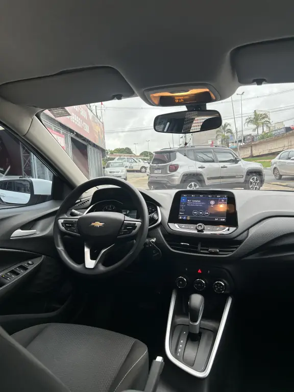 CHEVROLET Onix Hatch - Foto