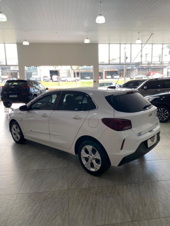 CHEVROLET Onix Hatch - Foto