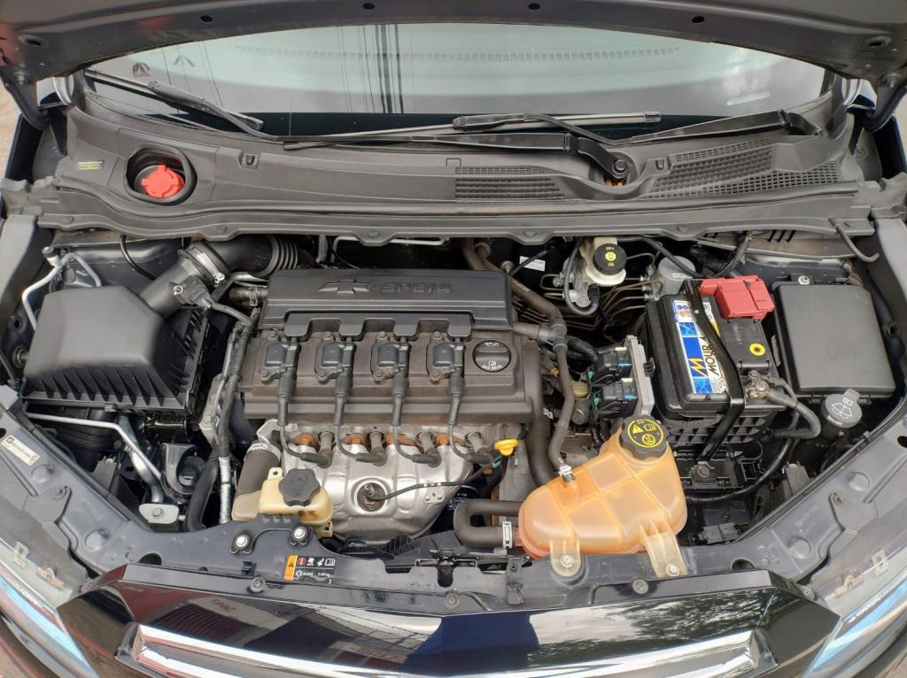 CHEVROLET Onix Hatch - Foto