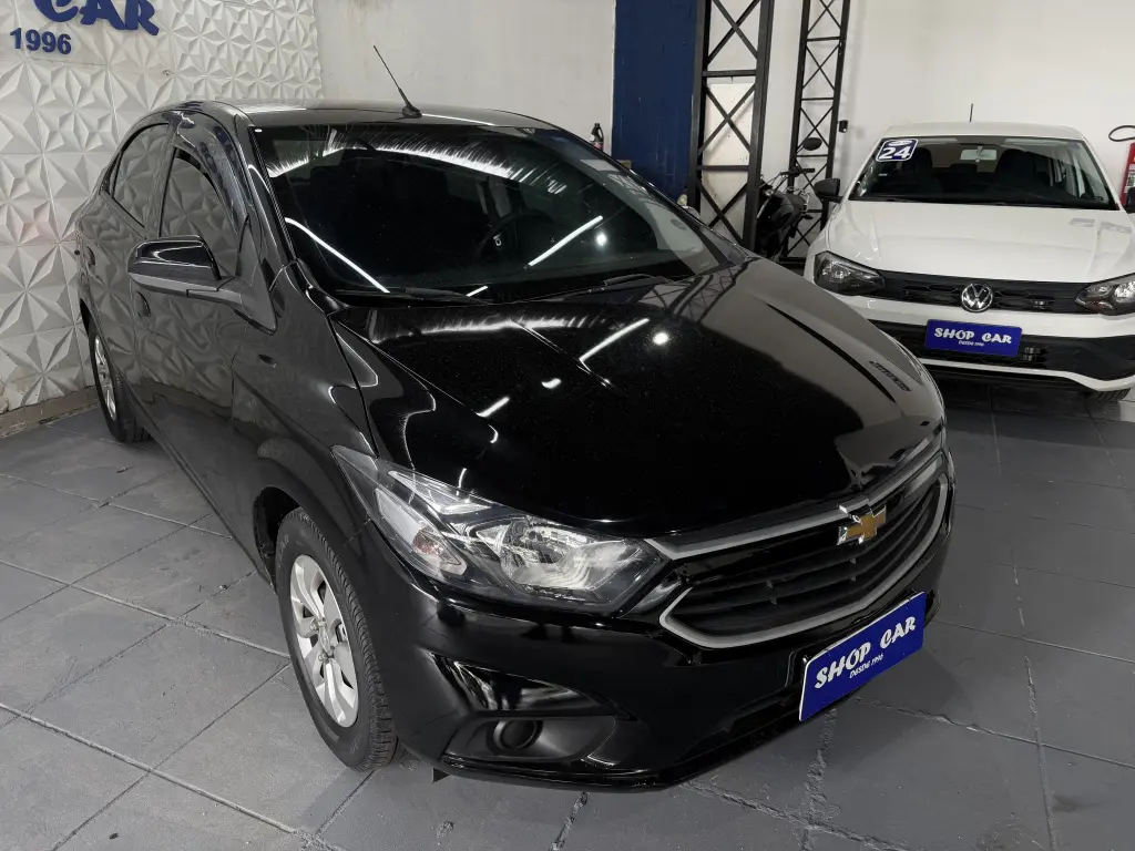 CHEVROLET Onix Hatch - Foto