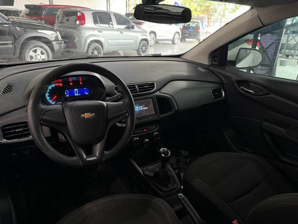 CHEVROLET Onix Hatch - Foto