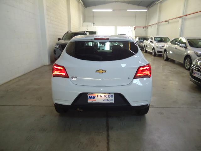 CHEVROLET Onix Hatch - Foto