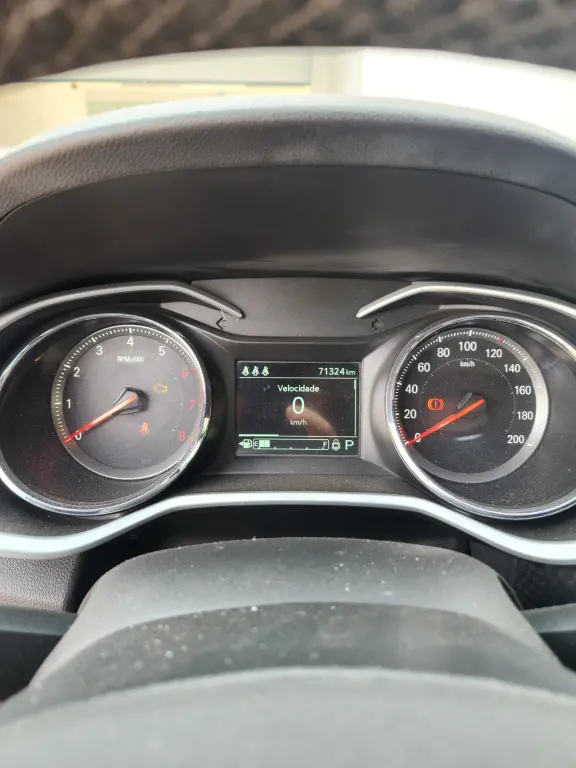 CHEVROLET Onix Hatch - Foto