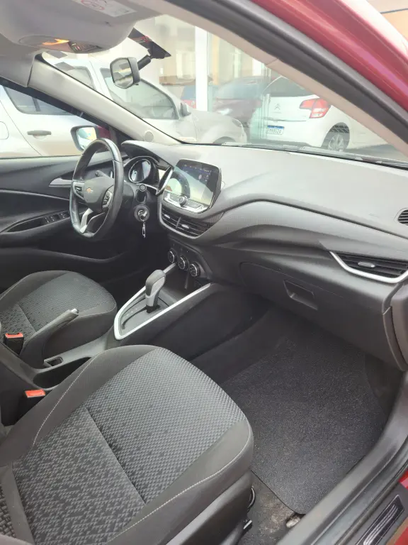 CHEVROLET Onix Hatch - Foto